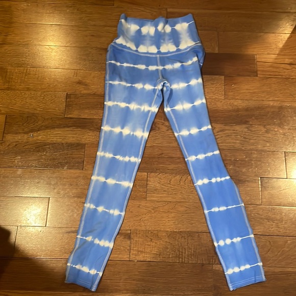Never worn Free People movement leggings š